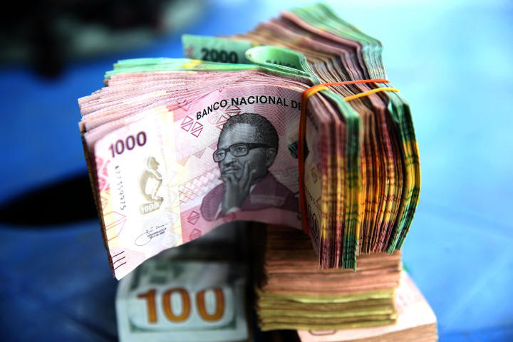 Angola consegue pagar divida sem precisar financiamento externo até 2027 - Consultora